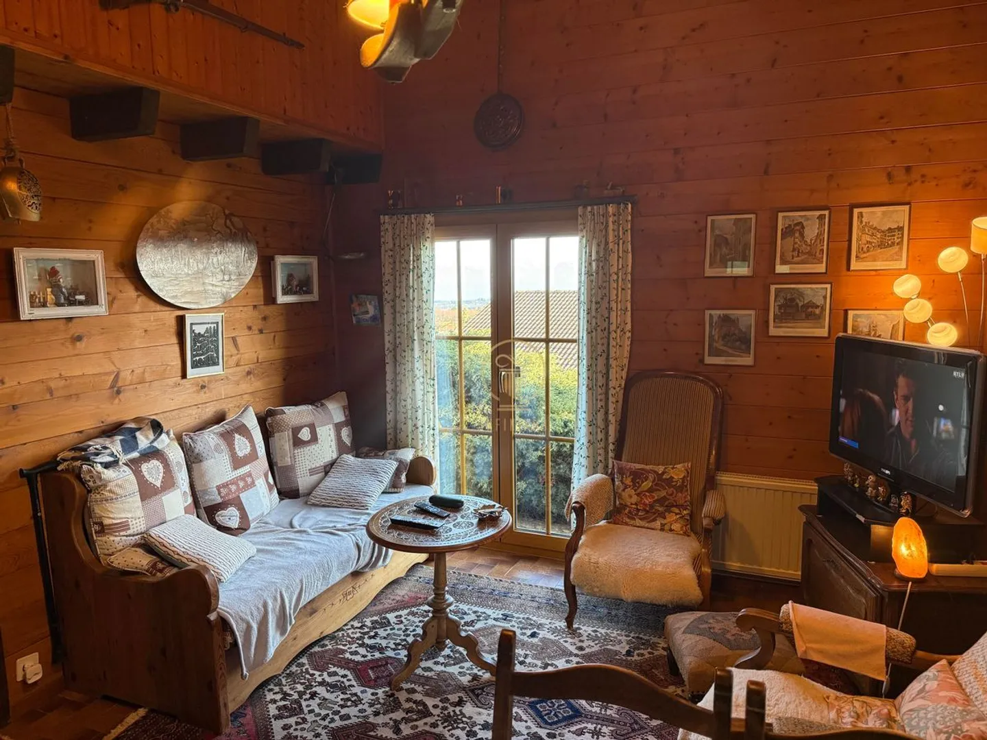 A GIMEL, very atypical chalet with a lot of charm! - Photo 5 of 13