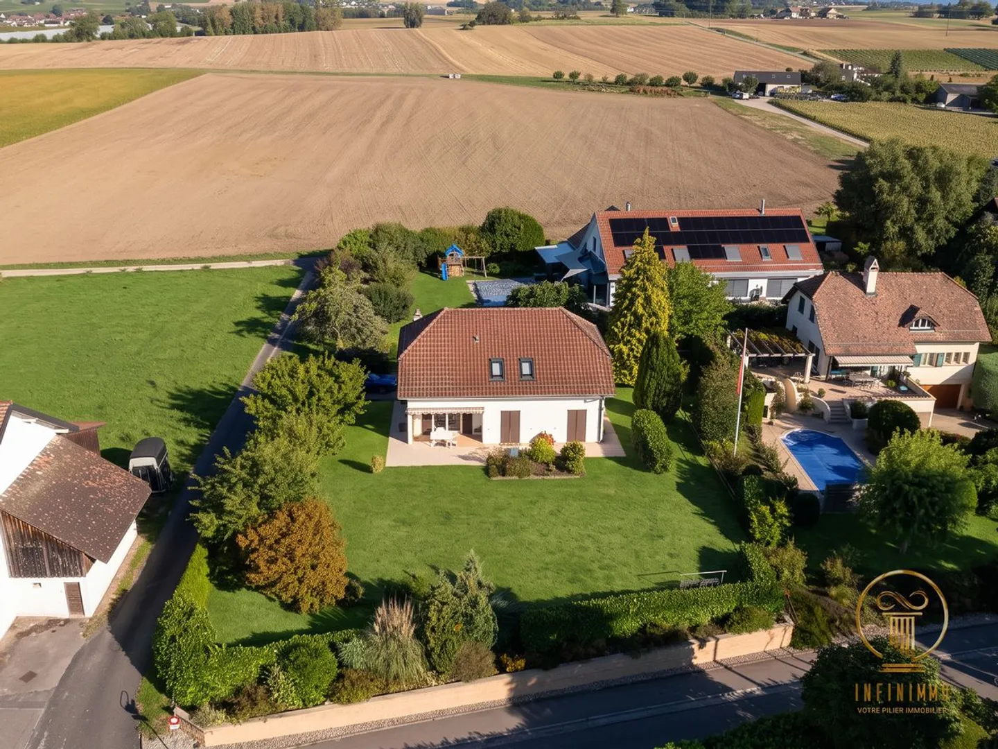 LUSSY-SUR-MORGES - Splendida villa indipendente con ampio giardino - Foto 2 di 13