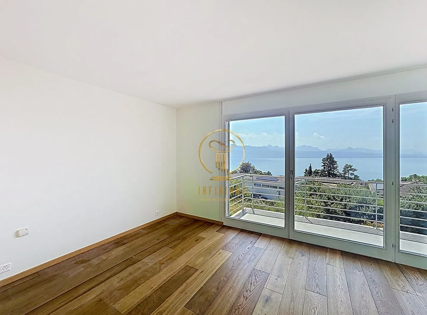 LUTRY - Magnificent villa with a view of the Lake - Photo 10 of 13
