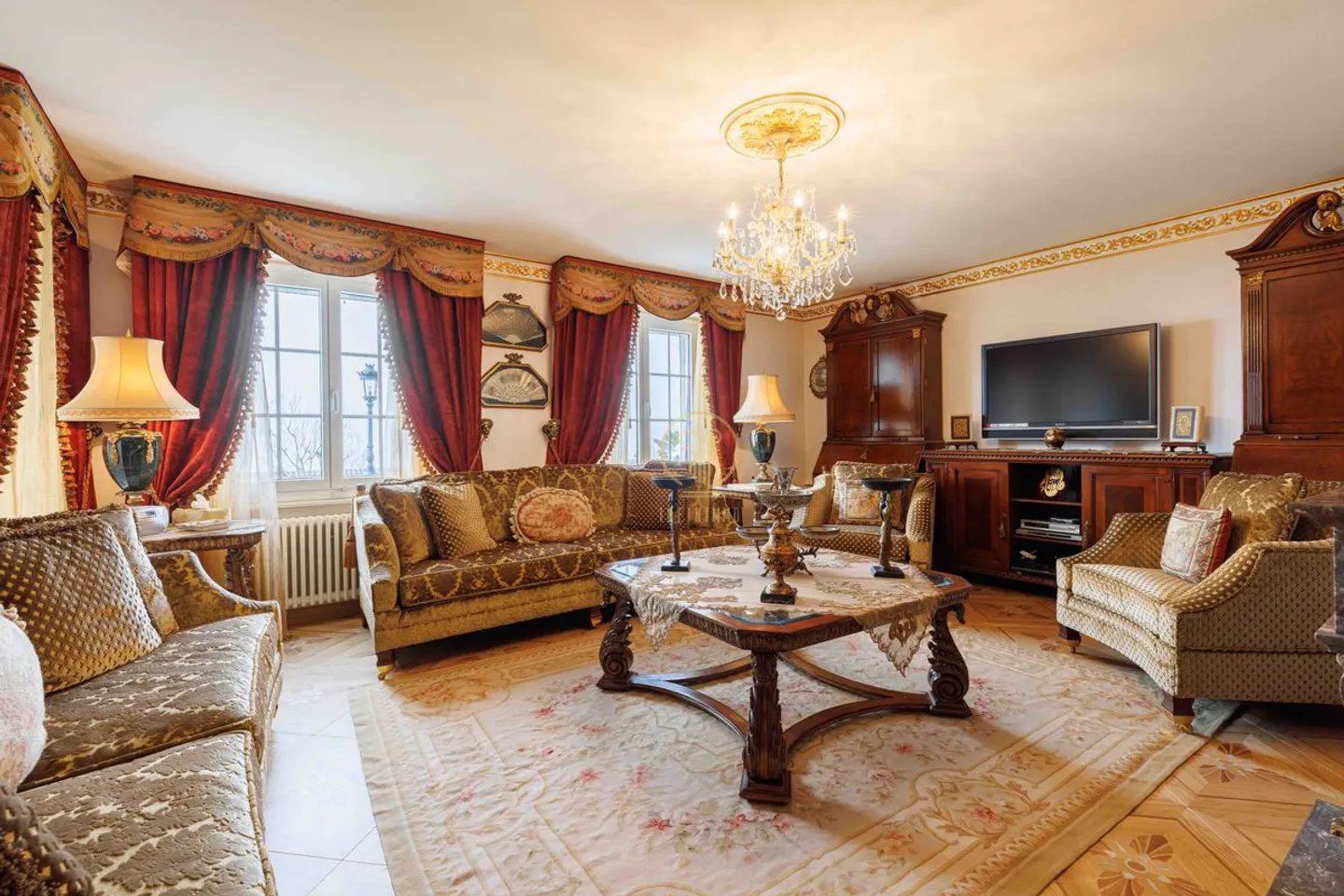 CROIX-SUR-LUTRY, superb mansion with 2810 m² of land and breathtaking views of the lake! - Photo 5 of 13