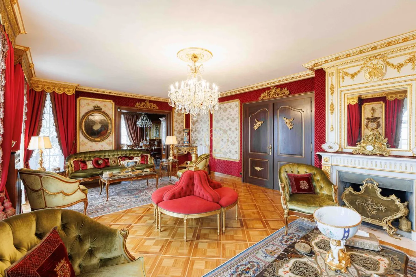 CROIX-SUR-LUTRY, superb mansion with 2810 m² of land and breathtaking views of the lake! - Photo 4 of 13