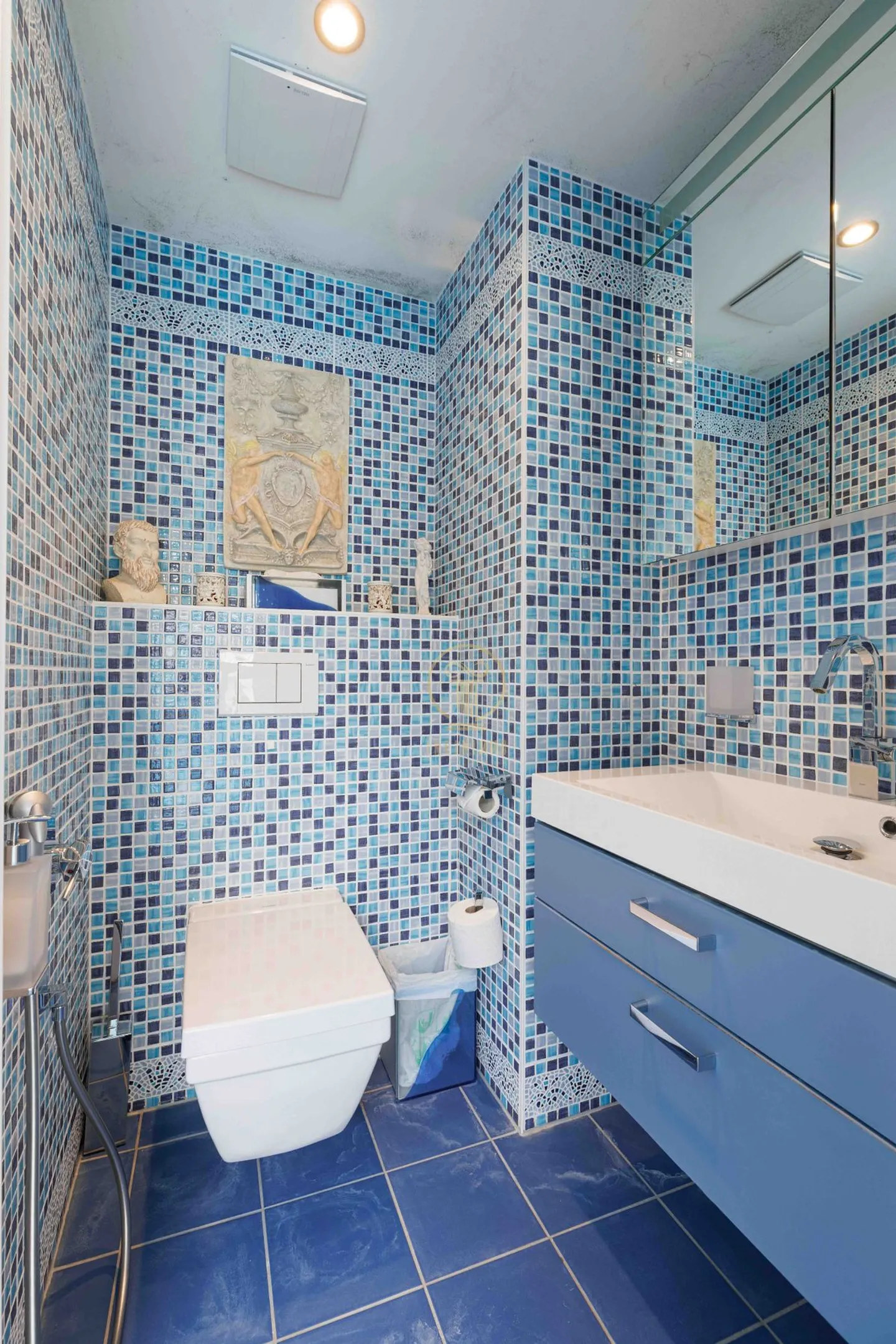 CROIX-SUR-LUTRY, superb mansion with 2810 m² of land and breathtaking views of the lake! - Photo 13 of 13