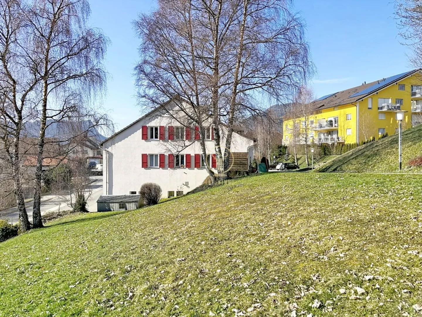 A BALLAIGUES - bel palazzo di rendimento con 5 appartamenti, 2 depositi e 9 posti auto - Foto 6 di 13