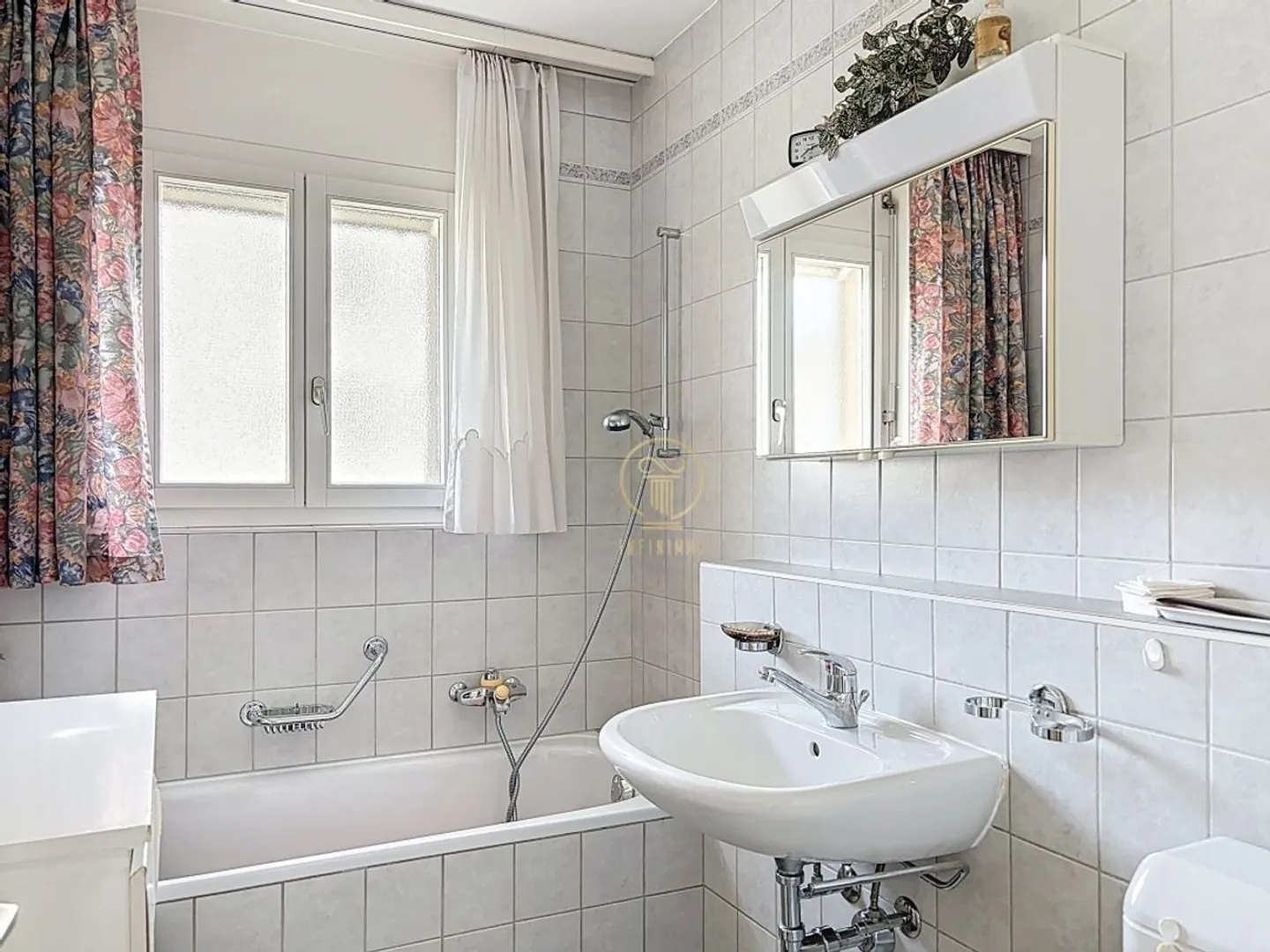 A VOUVRY - beautiful bright 2.5 room apartment in a quiet neighborhood, with balcony - Photo 4 of 7