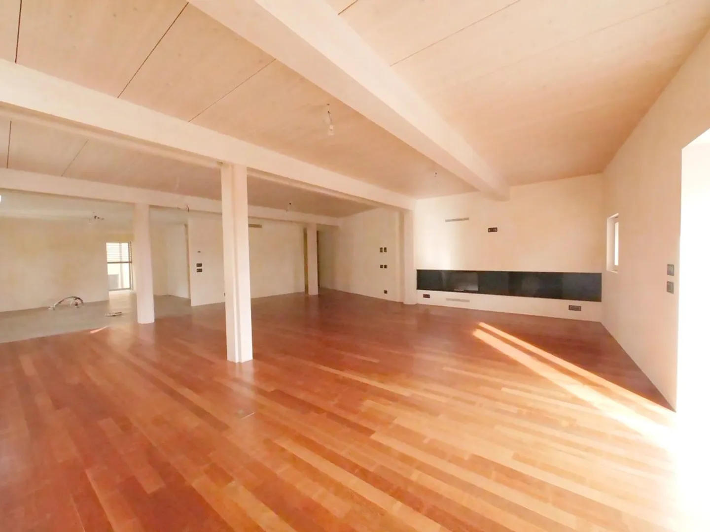 AUBONNE - 4.5 Room Apartment - Photo 2 of 11