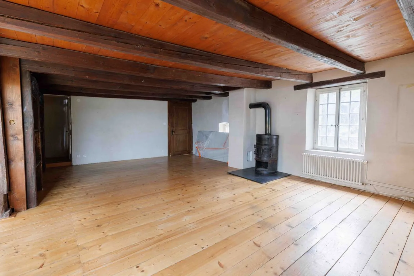 SULLENS, CRUSH. Very well renovated village house to discover. - Photo 13 of 13