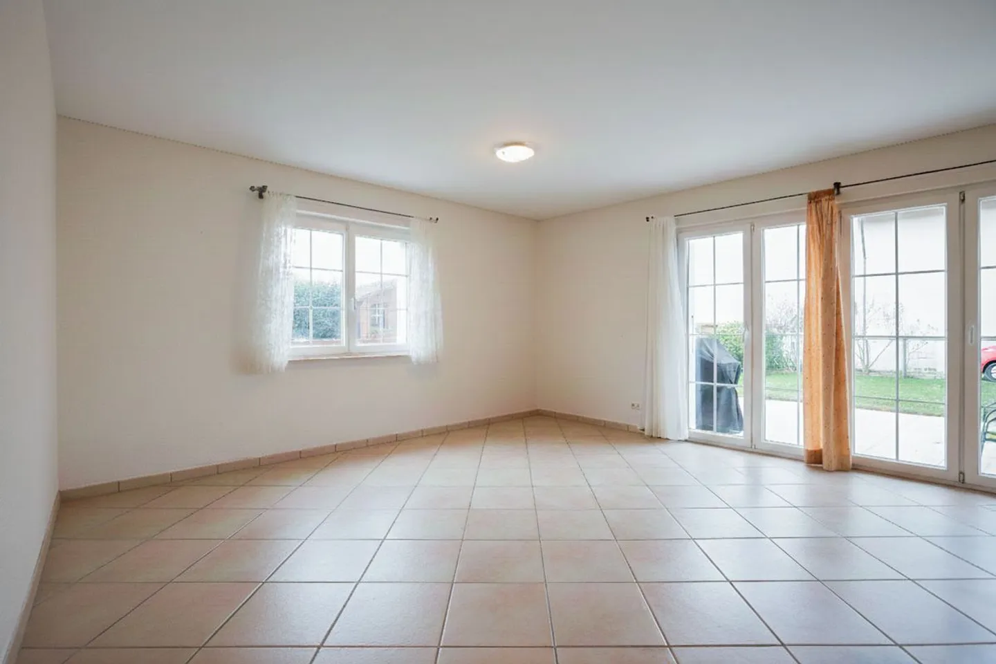 LAVIGNY - Beautiful house with lake view - Photo 4 of 13