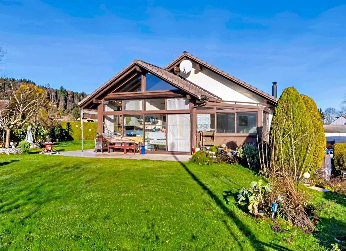 A 5 MIN FROM MEZIERES, Vucherens, beautiful bright individual house on 2 levels, with 5 bedrooms - Photo 1 of 13