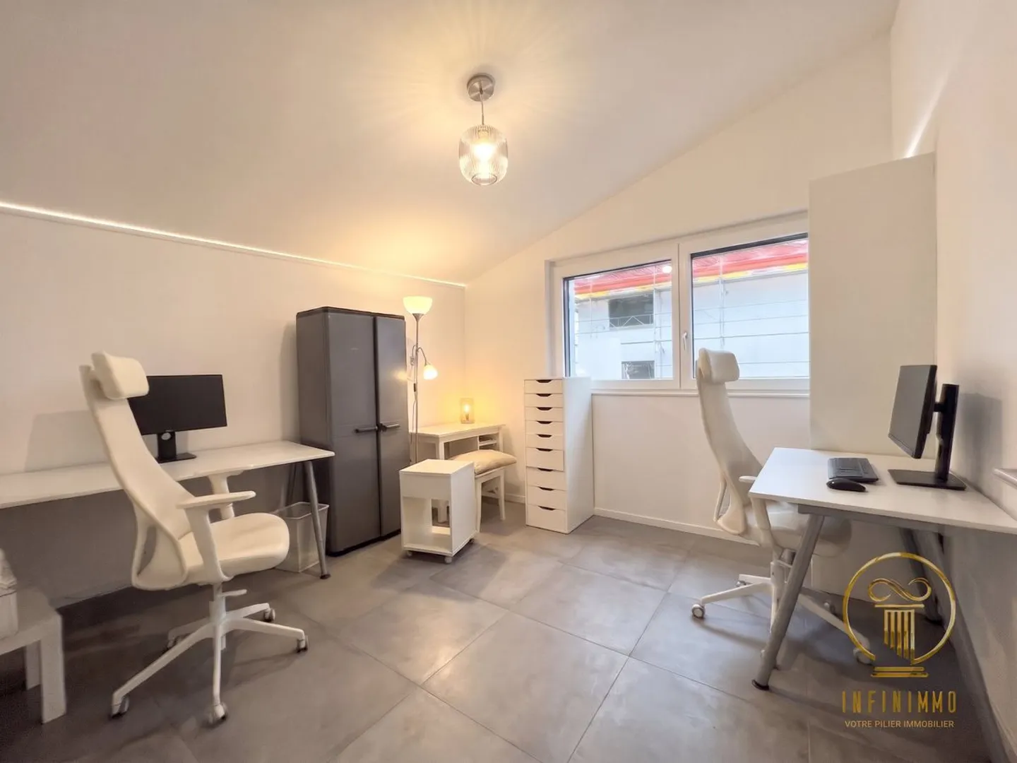 PERROY - Magnificent 3.5-room apartment with balcony terrace! - Photo 10 of 13