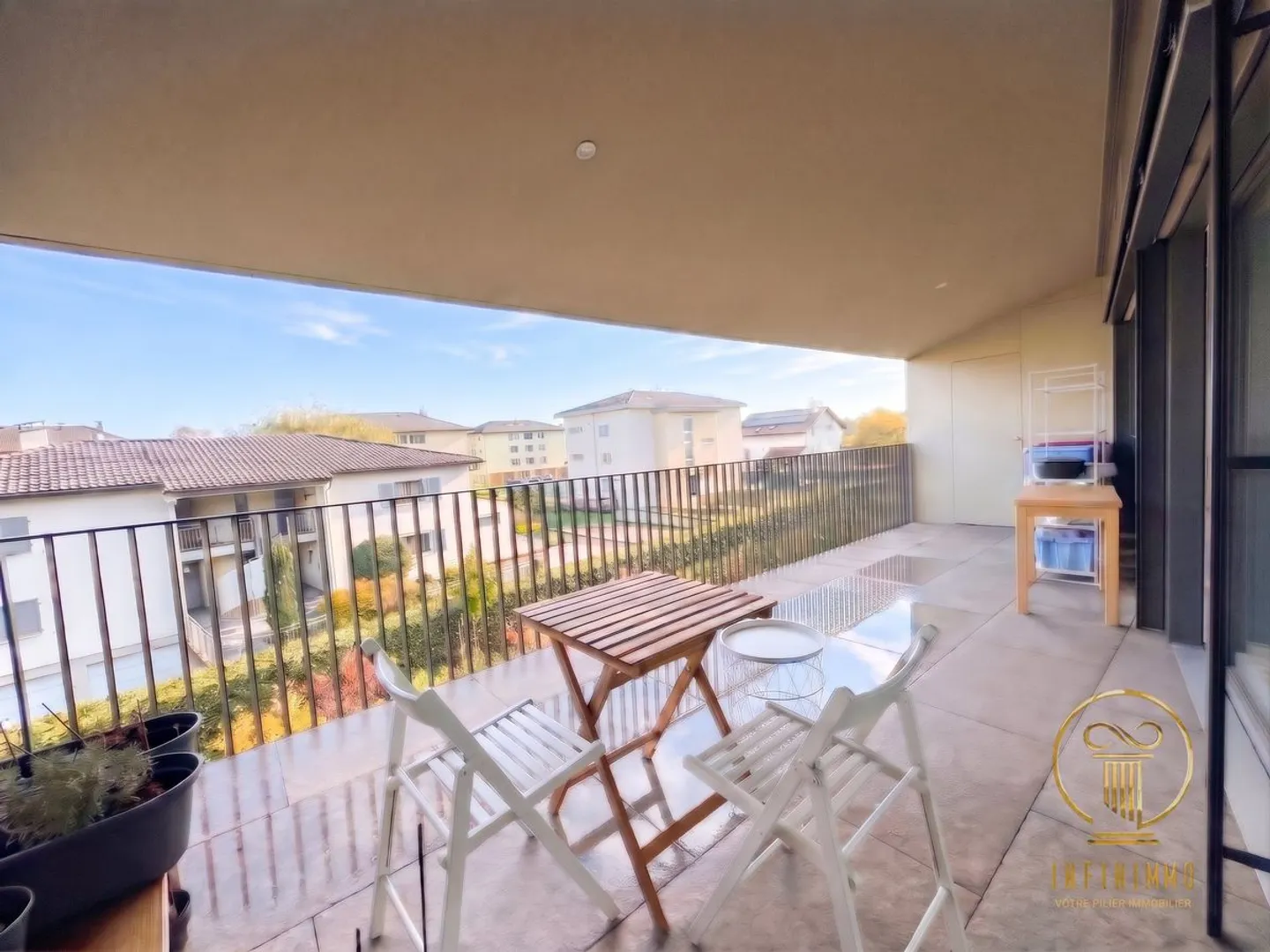 PERROY - Magnificent 3.5-room apartment with balcony terrace! - Photo 1 of 13