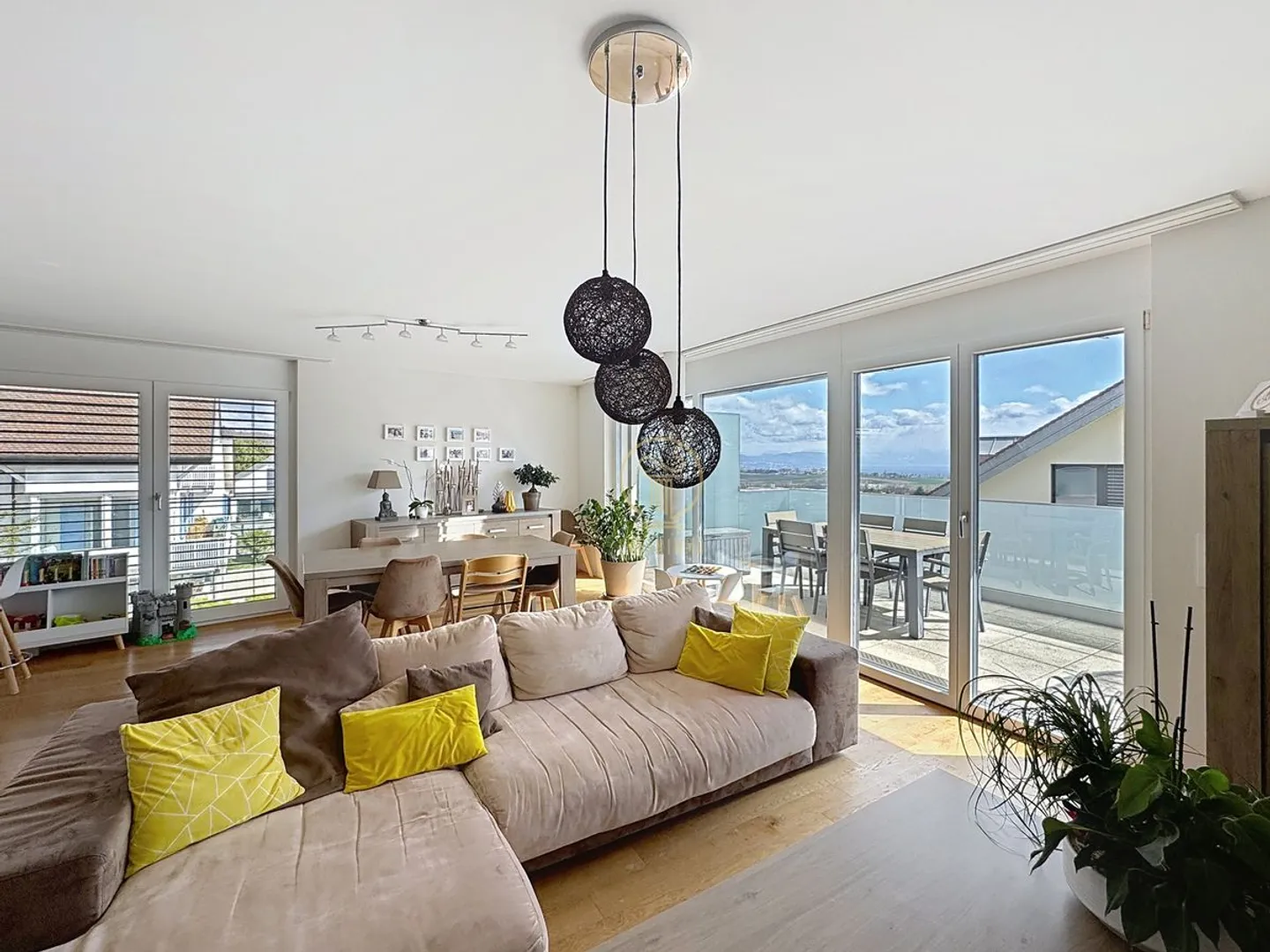 YENS - En Exclusivité chez Infinimmo - Appartement d'exception avec vue sur le lac et le Mont-Blanc - Photo 7 of 13