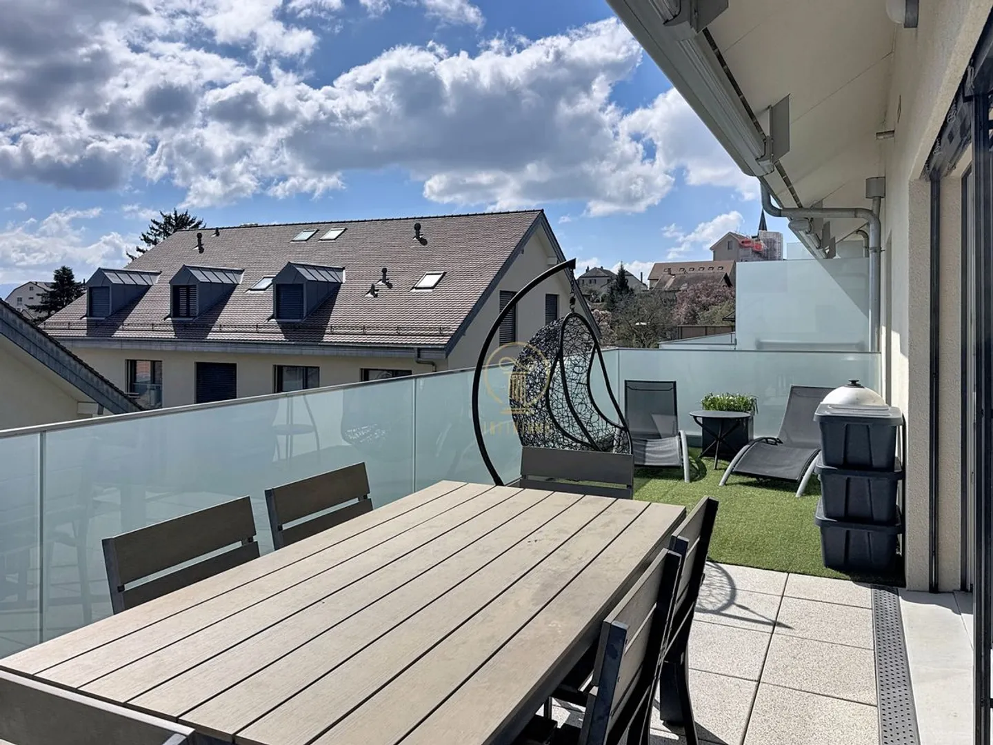 YENS - En Exclusivité chez Infinimmo - Appartement d'exception avec vue sur le lac et le Mont-Blanc - Photo 4 of 13