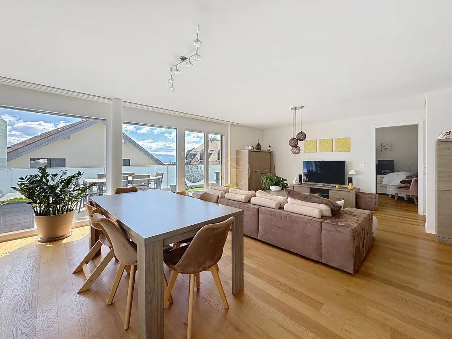 YENS - En Exclusivité chez Infinimmo - Appartement d'exception avec vue sur le lac et le Mont-Blanc - Photo 5 of 13