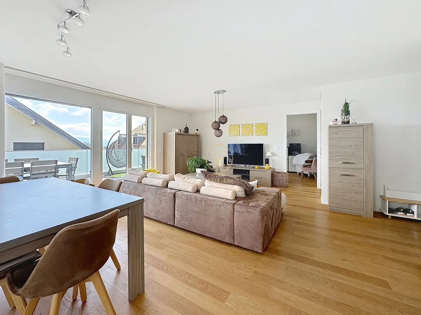 Appartement Contemporain avec Terrasse - Photo 3 sur 13
