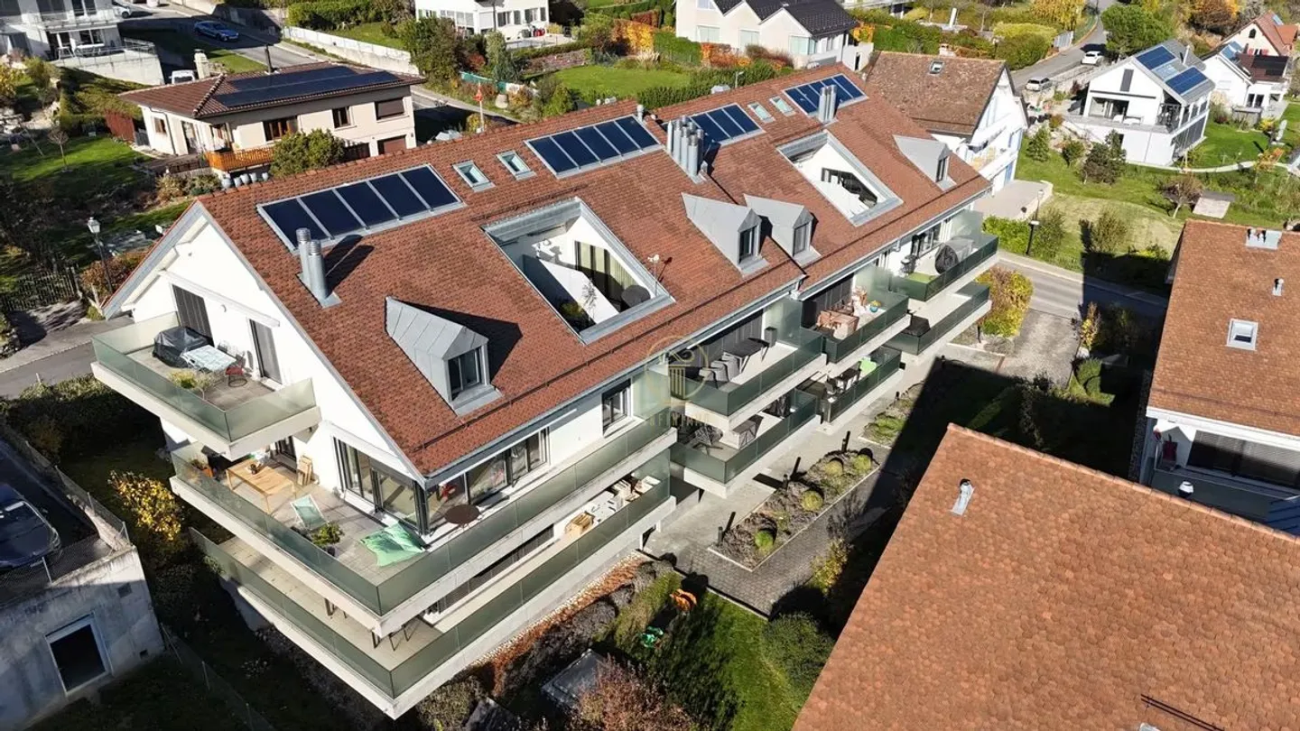 YENS - En Exclusivité chez Infinimmo - Appartement d'exception avec vue sur le lac et le Mont-Blanc - Photo 2 of 13