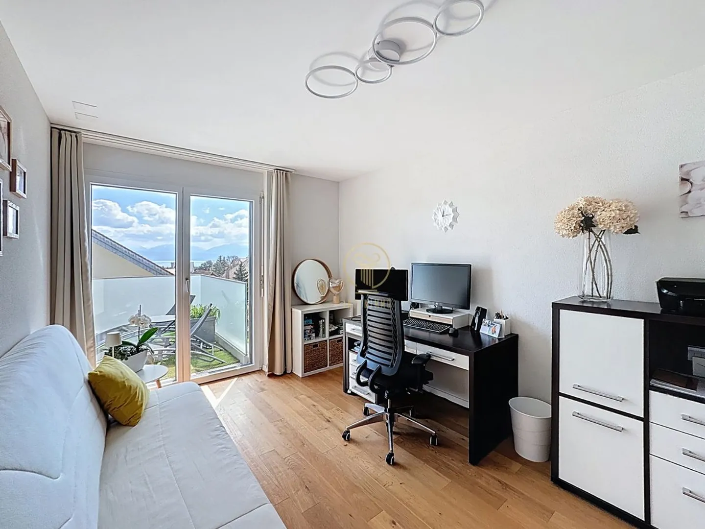 YENS - En Exclusivité chez Infinimmo - Appartement d'exception avec vue sur le lac et le Mont-Blanc - Photo 10 of 13