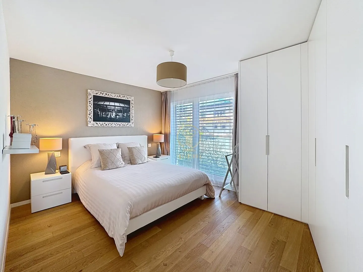 YENS - En Exclusivité chez Infinimmo - Appartement d'exception avec vue sur le lac et le Mont-Blanc - Photo 13 of 13