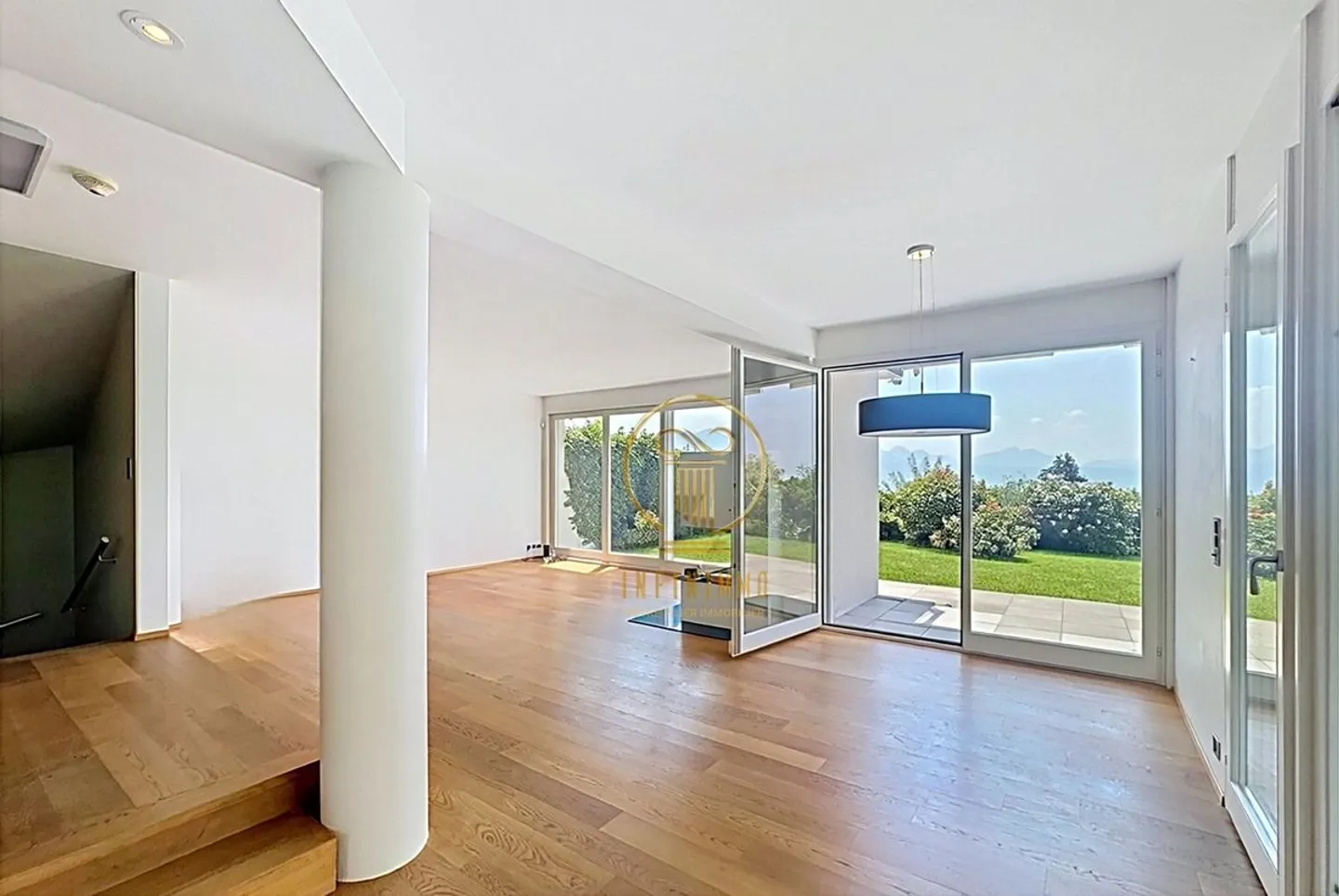 LUTRY - Magnificent villa with a view of the Lake - Photo 4 of 13