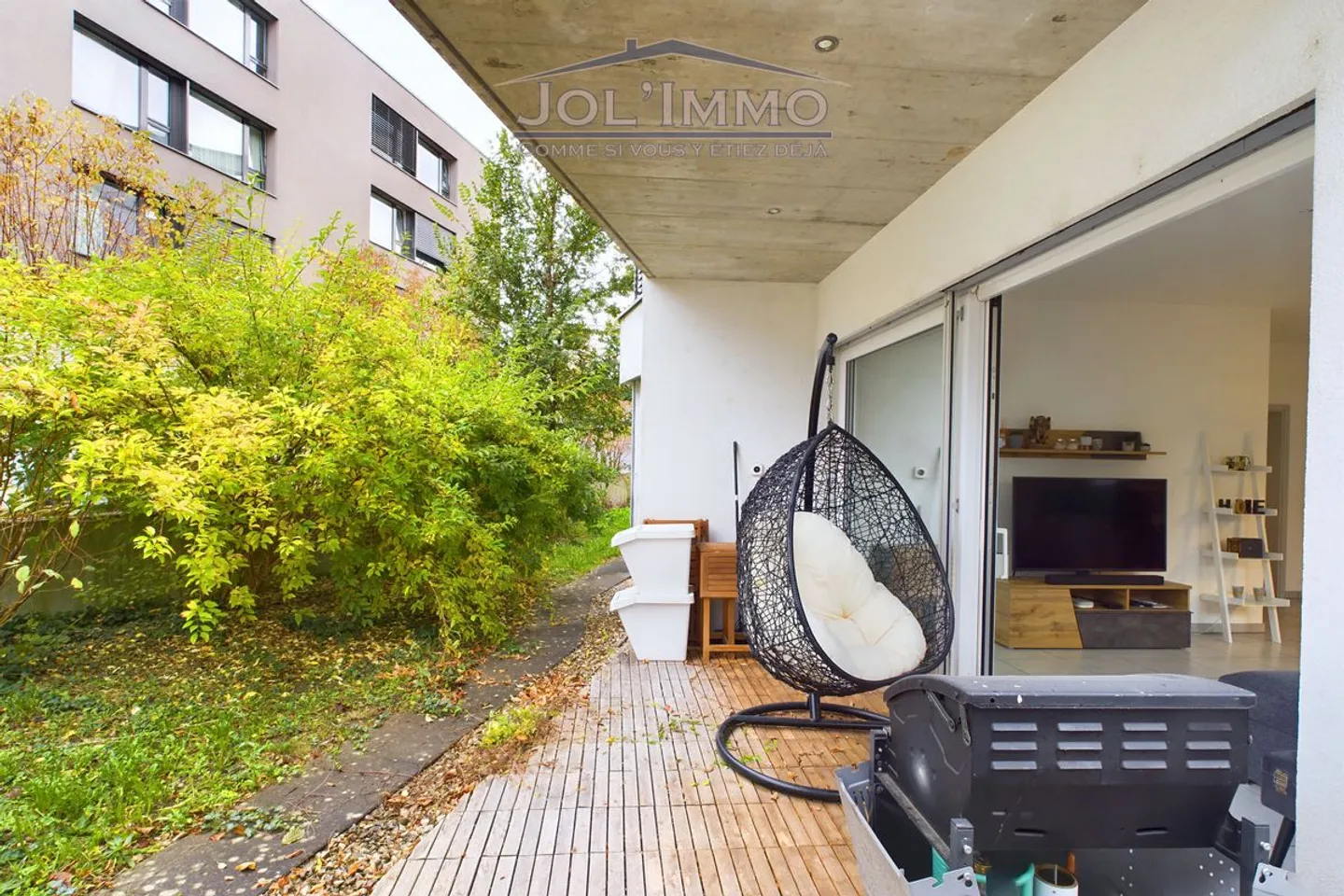 Unique offer: Very nice apartment just steps from the train station with parking space - Photo 4 of 9