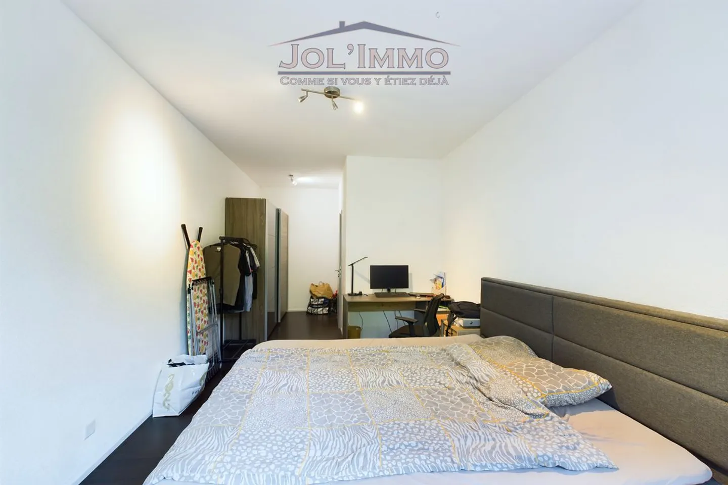 Unique offer: Very nice apartment just steps from the train station with parking space - Photo 9 of 9
