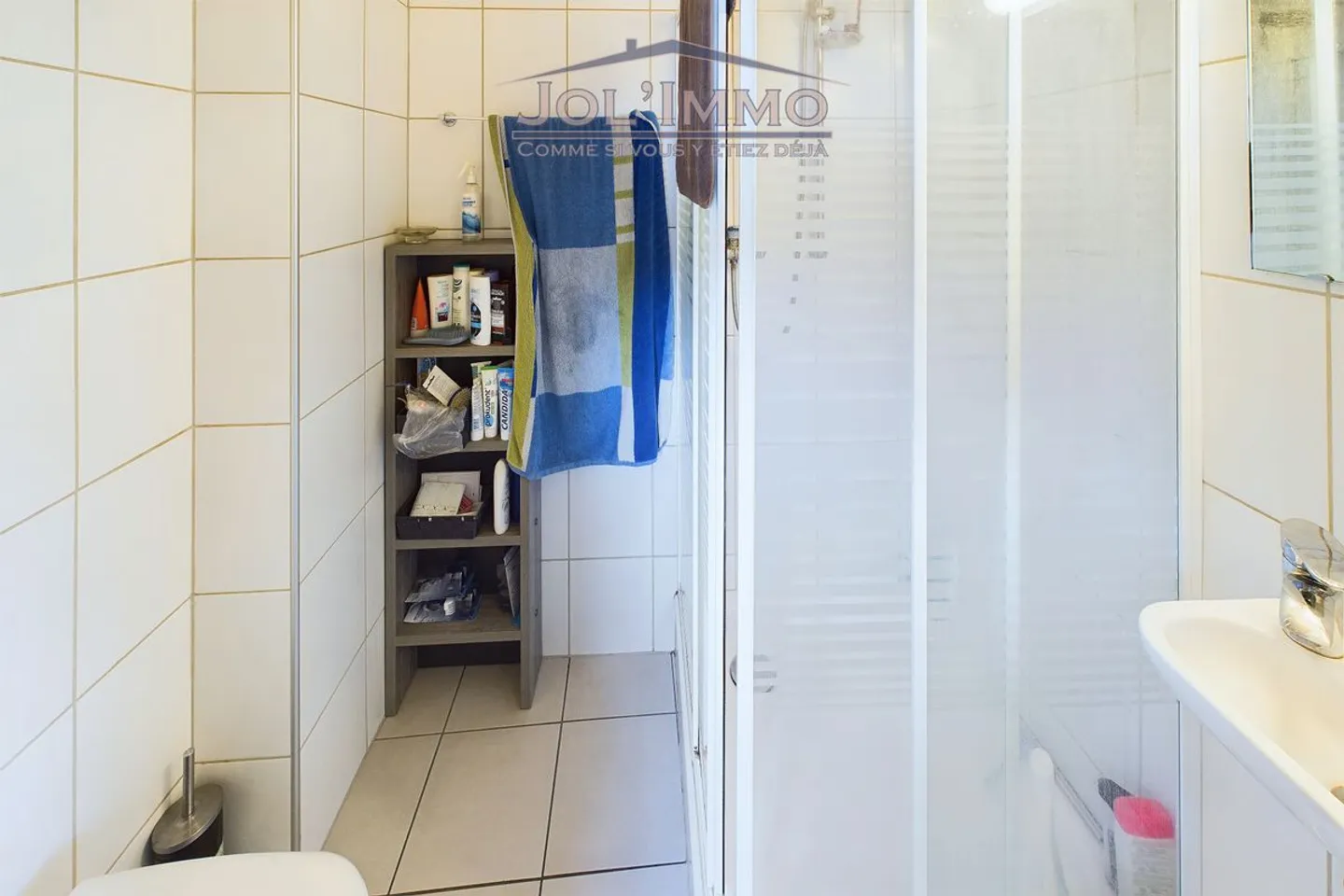 Appartement de 4,5 pièces au 1er avec entrée séparée - Photo 10 sur 13
