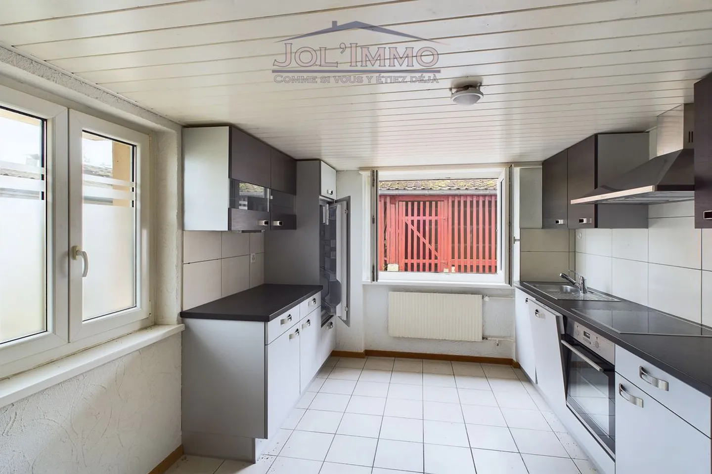 3.5-room apartment on the ground floor with separate entrance - Photo 3 of 6