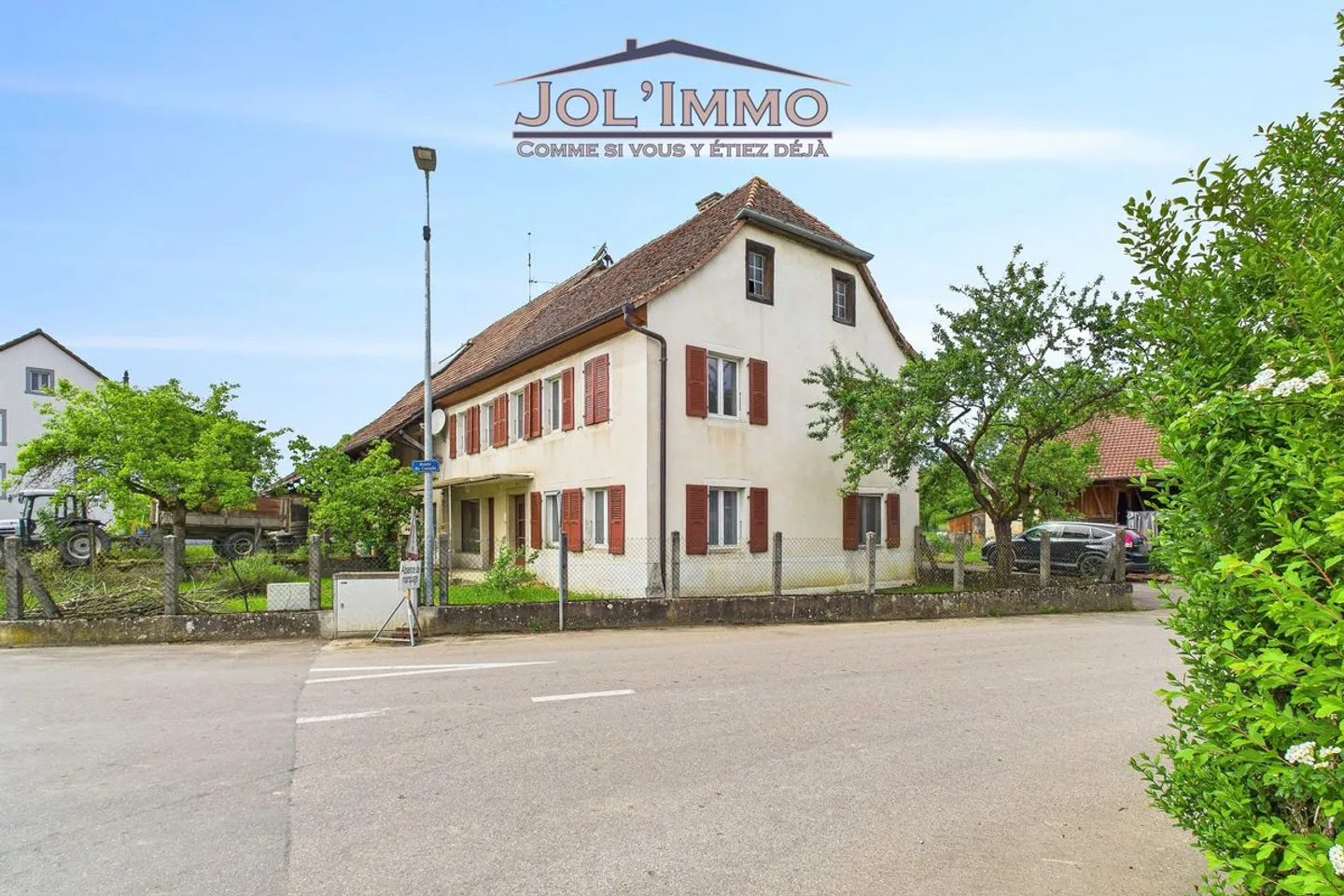 Haus mit zwei Wohnungen - Hohe Potenzial, nach Ihren Wünschen neu zu gestalten - Foto 1 von 13