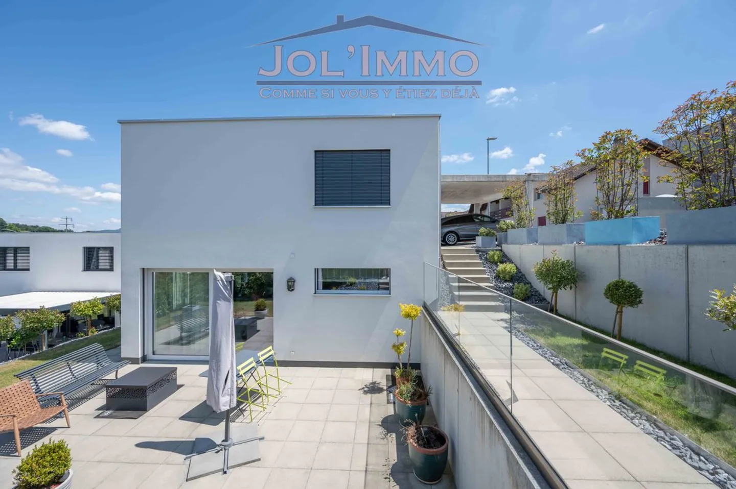 Beautiful contemporary villa close to amenities - Photo 6 of 13