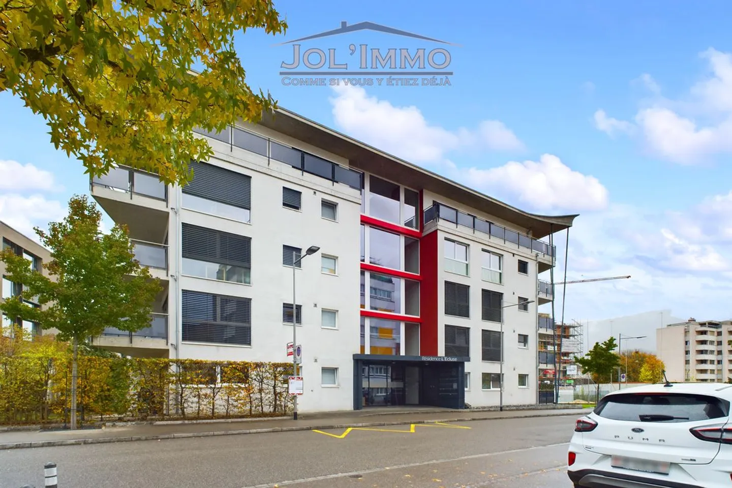 Unique offer: Very nice apartment just steps from the train station with parking space - Photo 3 of 9