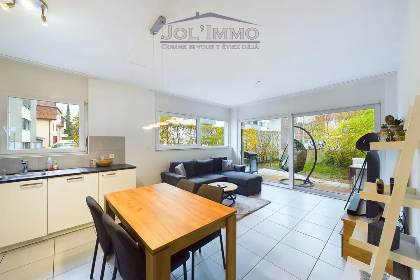 Unique offer: Very nice apartment just steps from the train station with parking space - Photo 7 of 9
