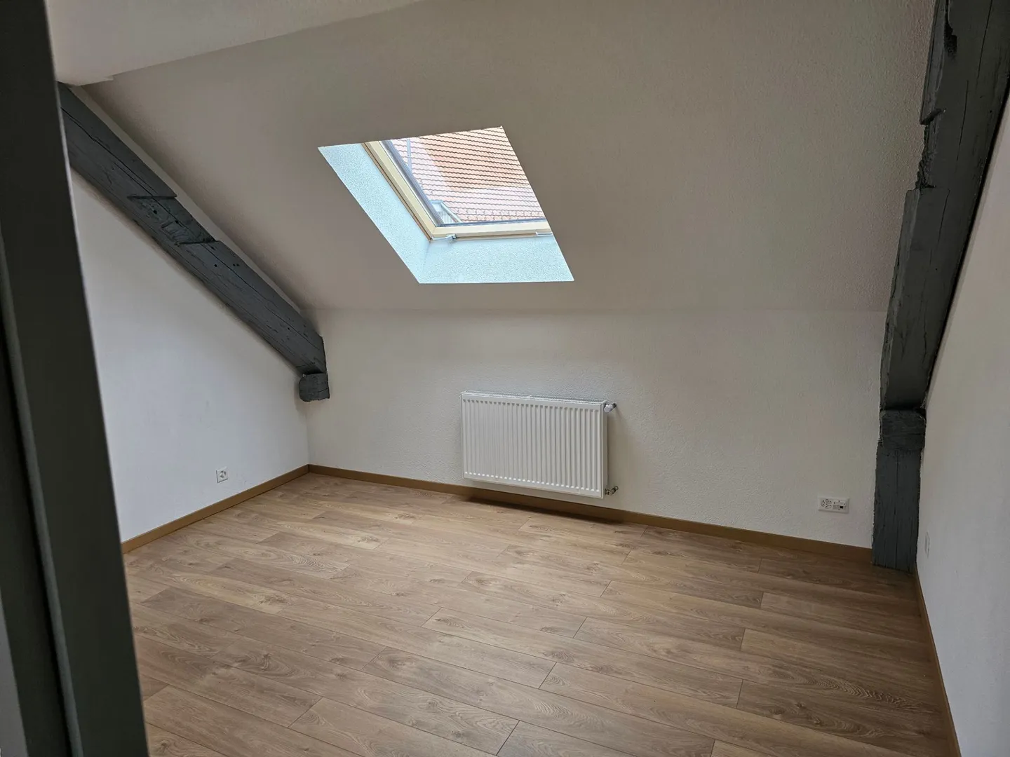 Spacieux appartement rénové de 3 pièces Courtedoux - 96 m² - Photo 4 sur 9