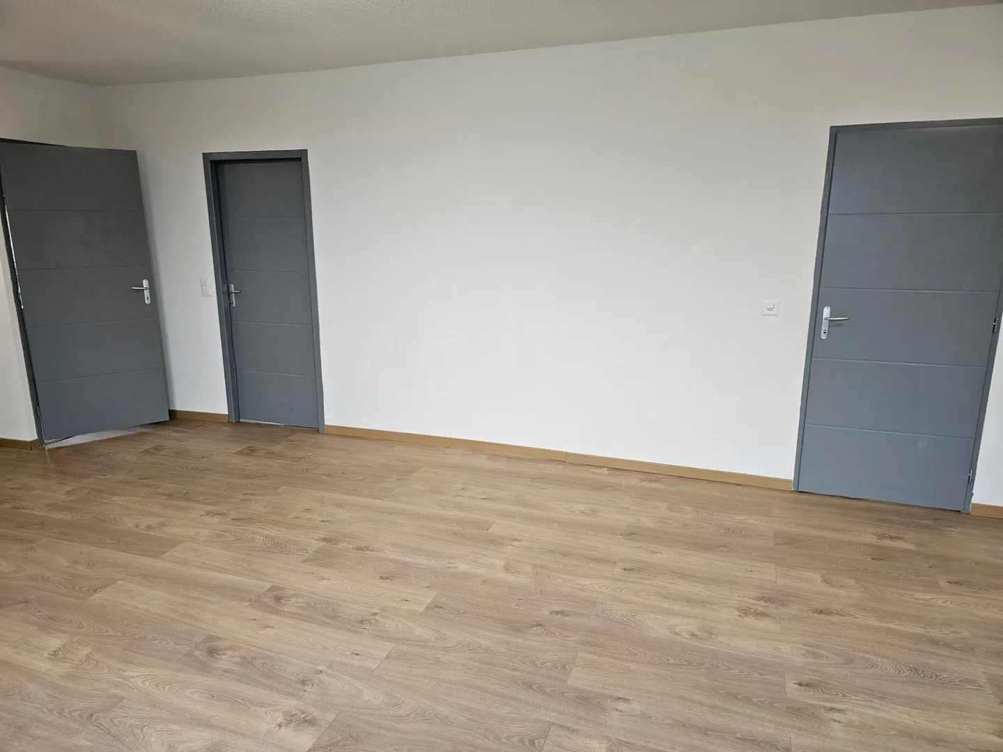 Spacieux appartement rénové de 3 pièces Courtedoux - 96 m² - Photo 5 sur 9
