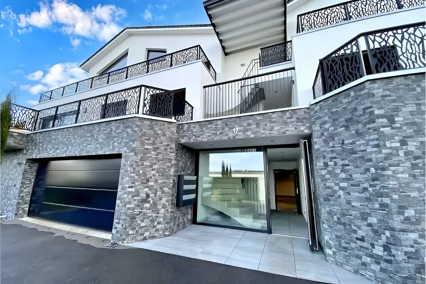 TOP LISTING: High-end apartment in Porrentruy - Photo 2 of 13