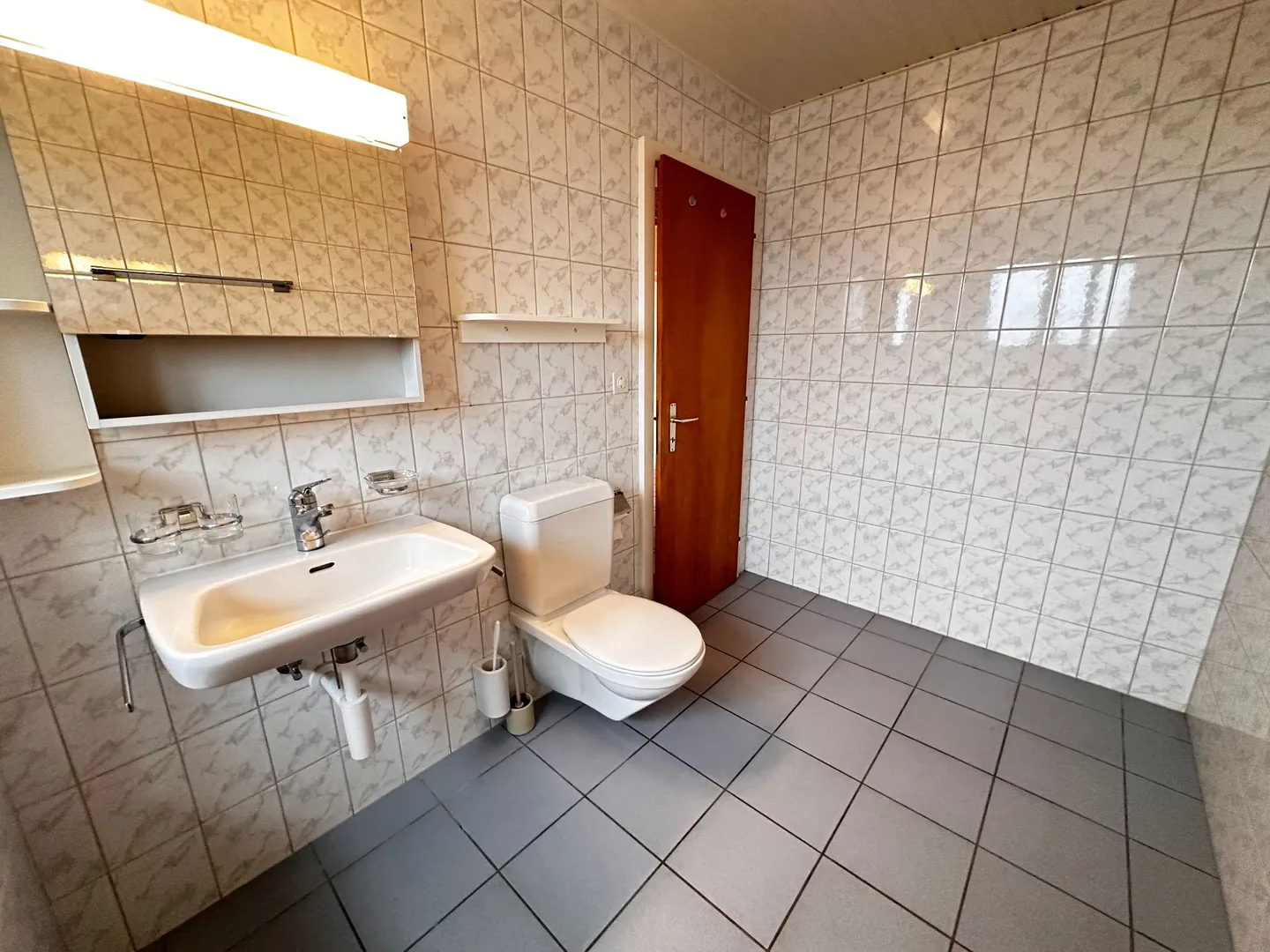 Appartement pratique et abordable avec place de parc et JARDIN COMMUN - Photo 9 sur 9