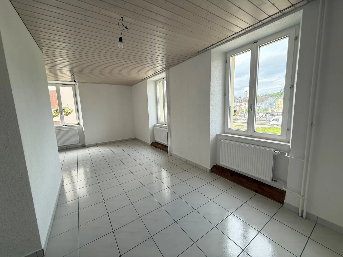 Charmant 4,5 pièces lumineux à deux pas de la gare - idéalement situé et accessible - Photo 2 sur 13