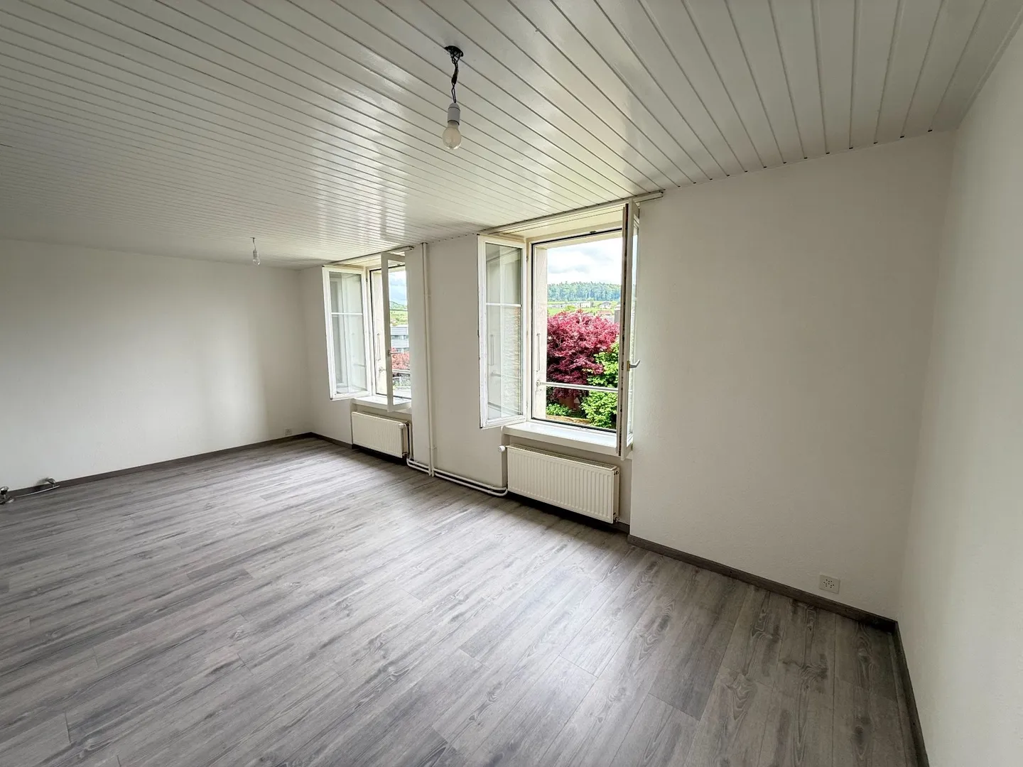 Rez de chaussée - Appartement pratique et abordable avec place de parc et JARDIN COMMUN - Photo 13 sur 13