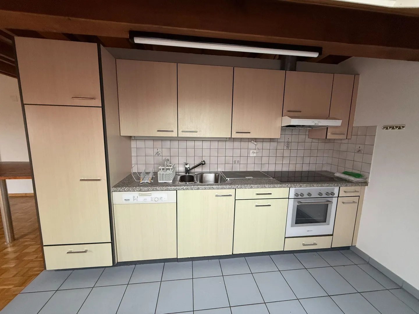 Appartement pratique et abordable avec place de parc et JARDIN COMMUN - Photo 8 sur 9
