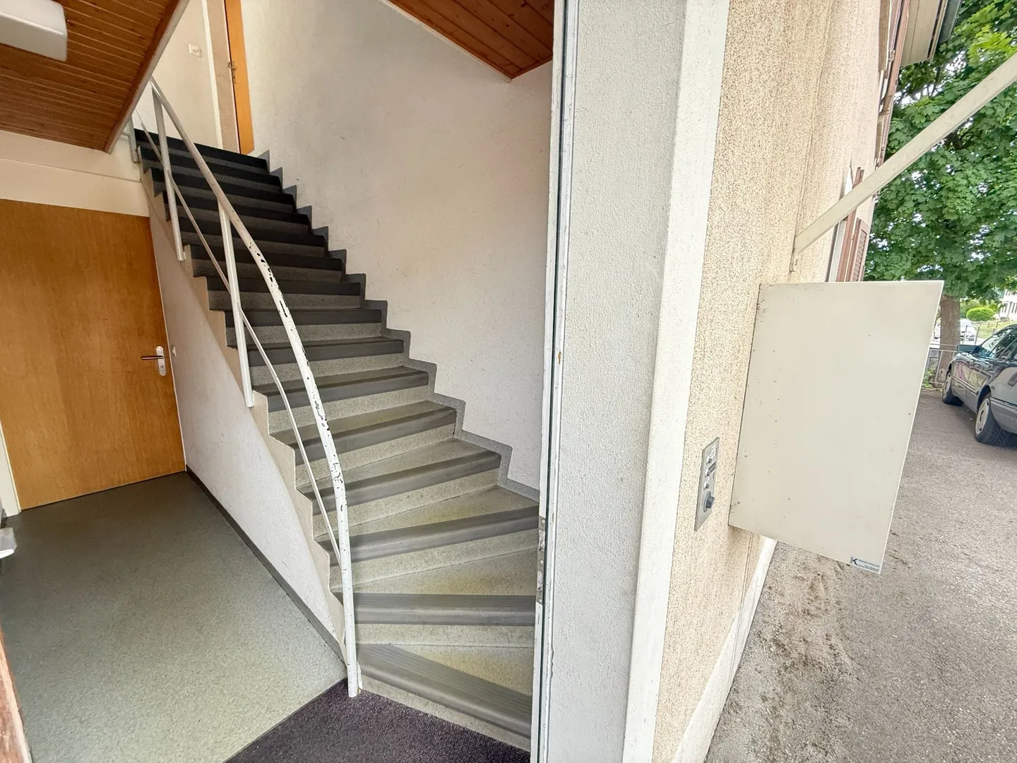 Rez de chaussée - Appartement pratique et abordable avec place de parc et JARDIN COMMUN - Photo 5 sur 13