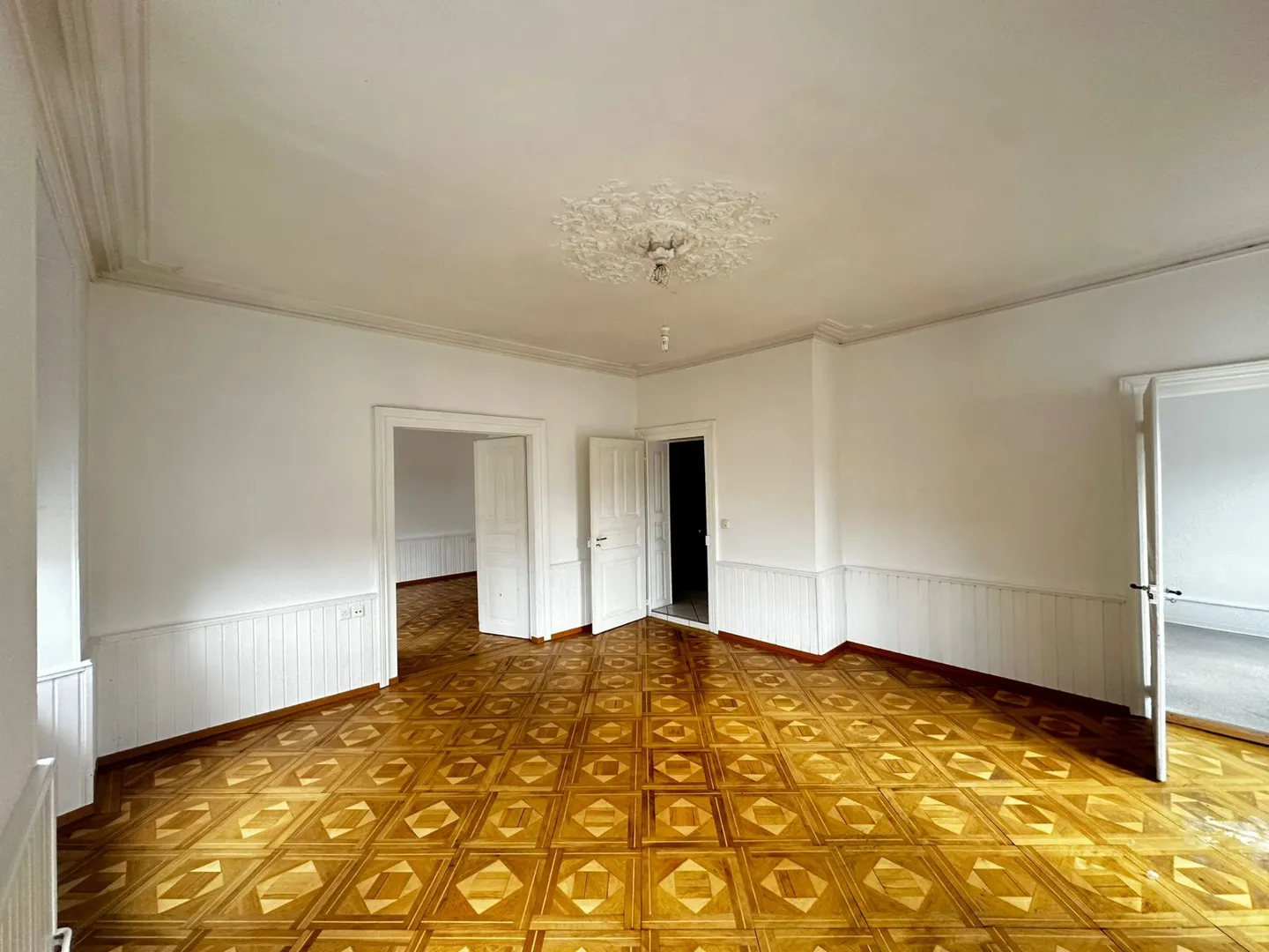 Lumineux et grand 4 pièces au coeur de Porrentruy - 2ème étage - Photo 1 sur 13