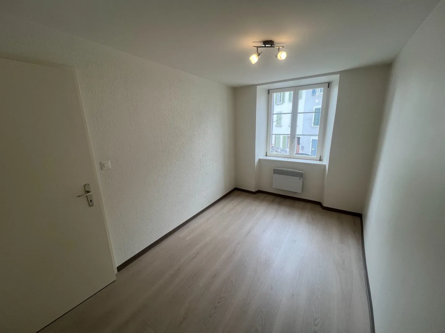 Schöne 2,5-Zimmer-Wohnung in der Altstadt im 1. oder 2. Stock - Foto 9 von 11