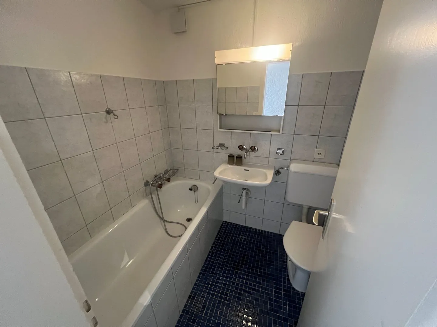 Schöne 2,5-Zimmer-Wohnung in der Altstadt im 1. oder 2. Stock - Foto 5 von 11