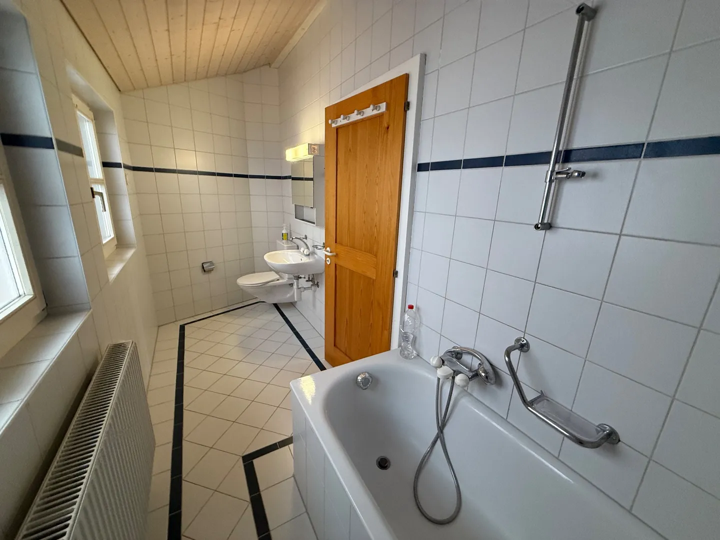 Edificio caratteristico nel cuore della vecchia città di Porrentruy con un rendimento lordo del 5% - Foto 10 di 13