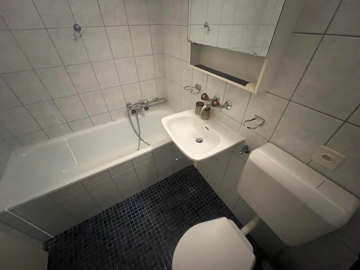 Schöne 2,5-Zimmer-Wohnung in der Altstadt im 1. oder 2. Stock - Foto 6 von 11
