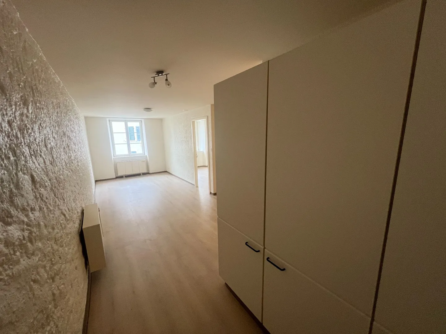 Schöne 2,5-Zimmer-Wohnung in der Altstadt im 1. oder 2. Stock - Foto 3 von 11