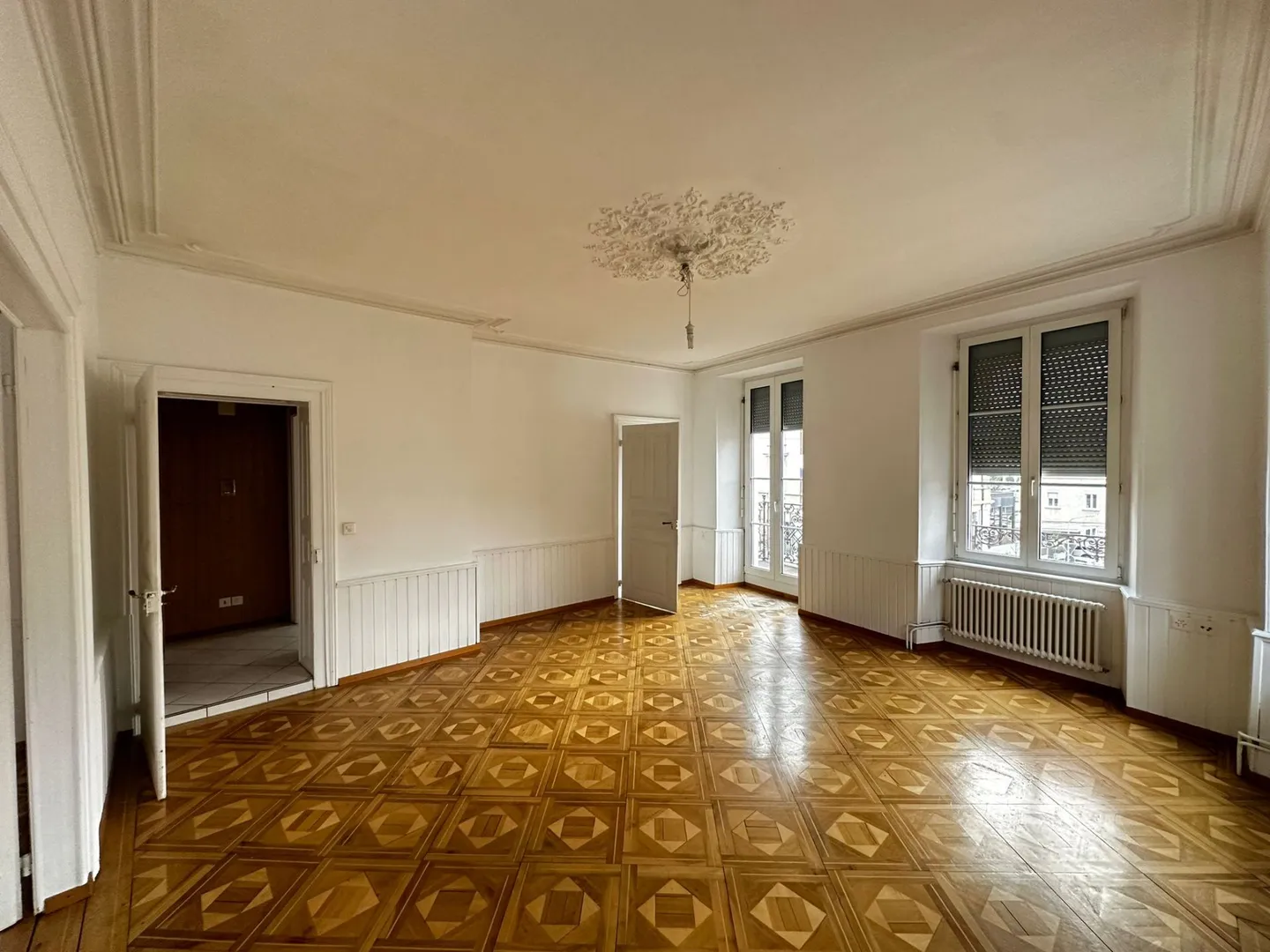 Lumineux et grand 4 pièces au coeur de Porrentruy - 2ème étage - Photo 3 sur 13