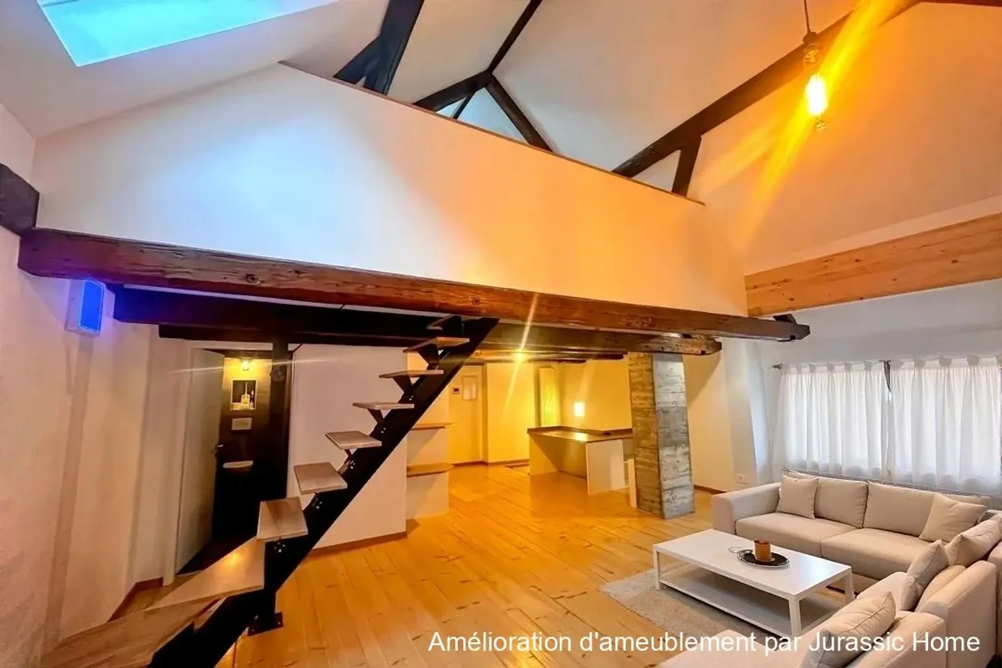 Beautiful 2.5-room duplex loft for rent in the heart of Porrentruy's old town - Photo 2 of 6