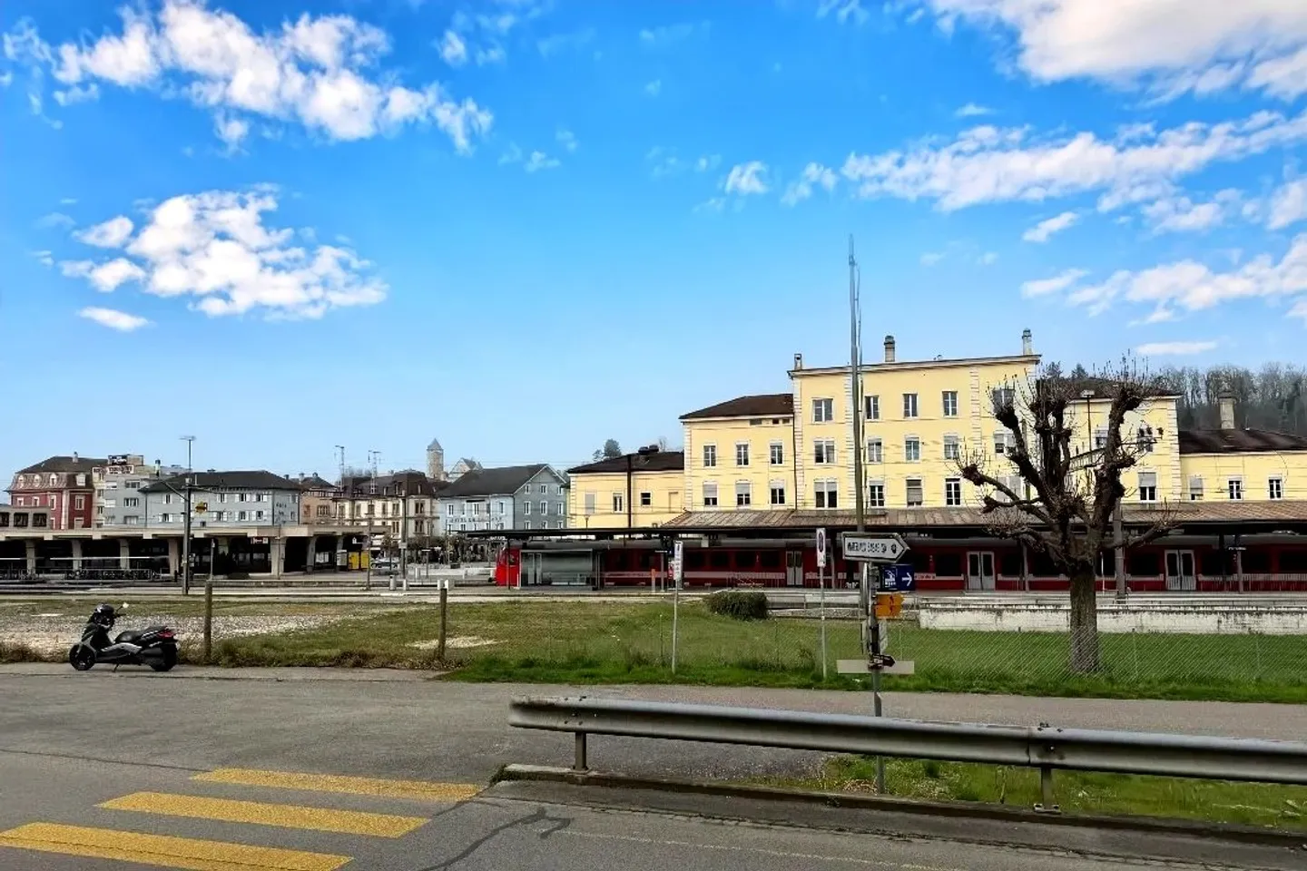 Charmant 4,5 pièces lumineux à deux pas de la gare - idéalement situé et accessible - Photo 3 sur 13