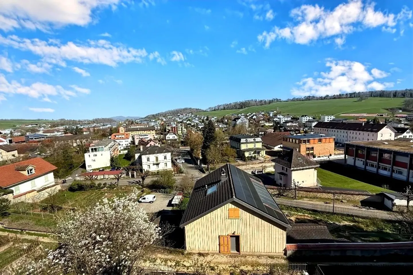 Duplex apartment for rent with 2.5 rooms top floor - Electric Heating - Photo 1 of 11