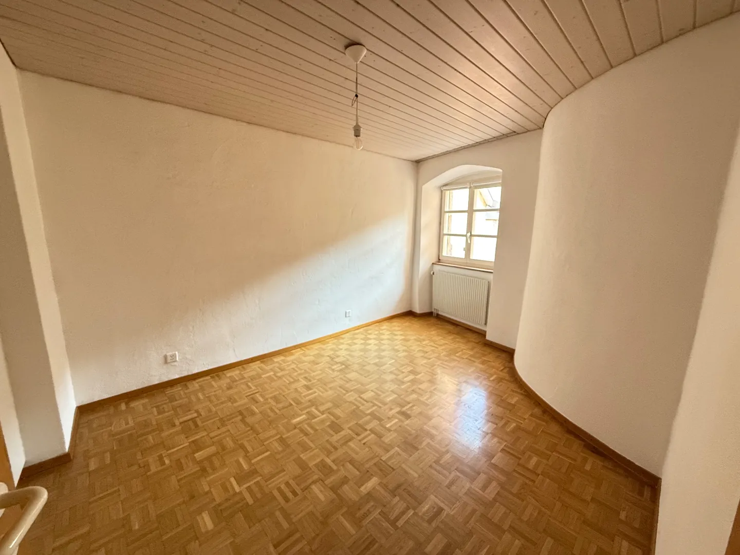 Charmant appartement en vieille Ville avec du cachet avec jardin commun - Photo 7 sur 10