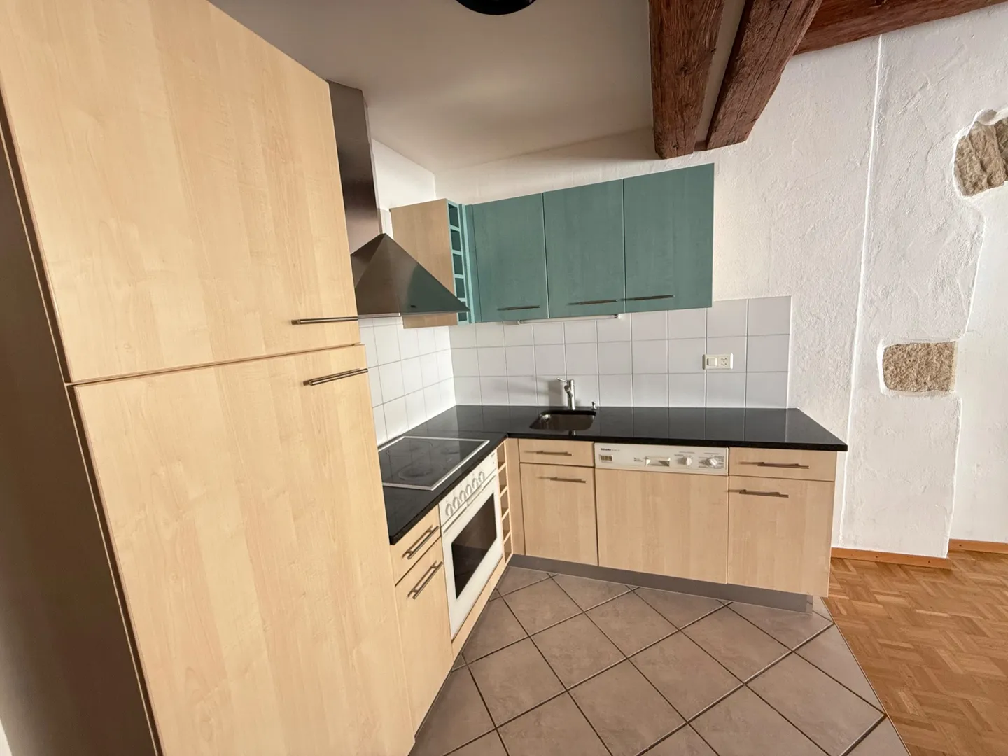 Charmant appartement en vieille Ville avec du cachet avec jardin commun - Photo 6 sur 10